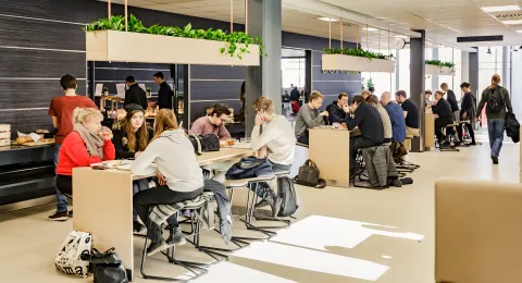 Students eating in the LUT restaurant