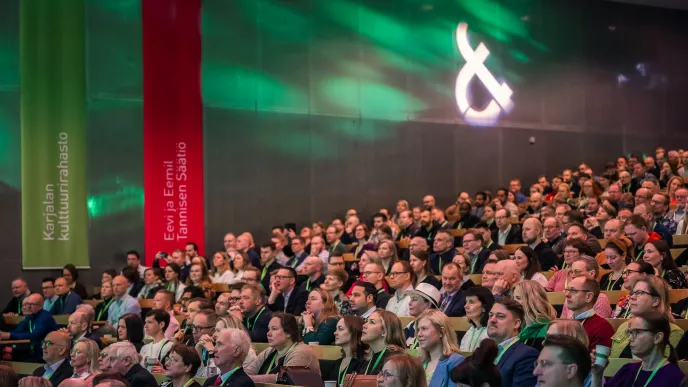 People on campus in Homecoming Day