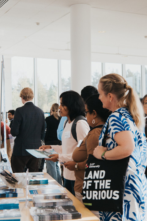 Kävijöitä Mikkeli Water Week -tapahtumassa.